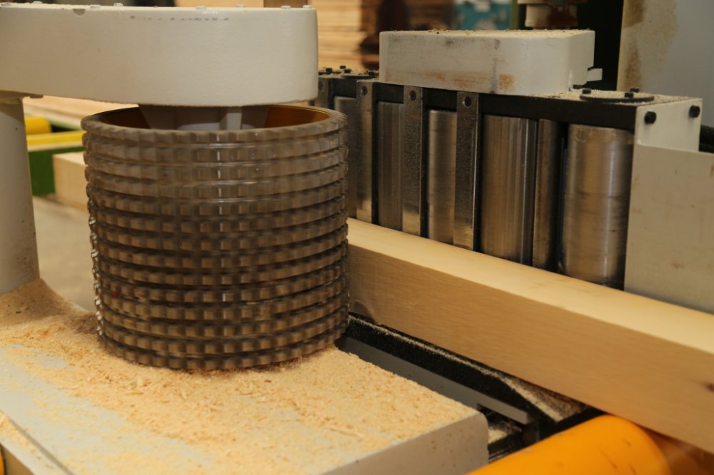 Вертикальный ленточный делительный станок модели UYM 120