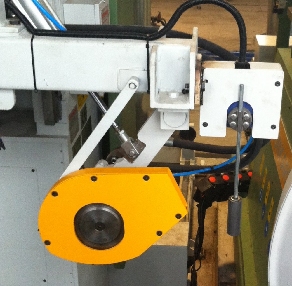 Пилорама ленточная вертикальная UHM_140_H