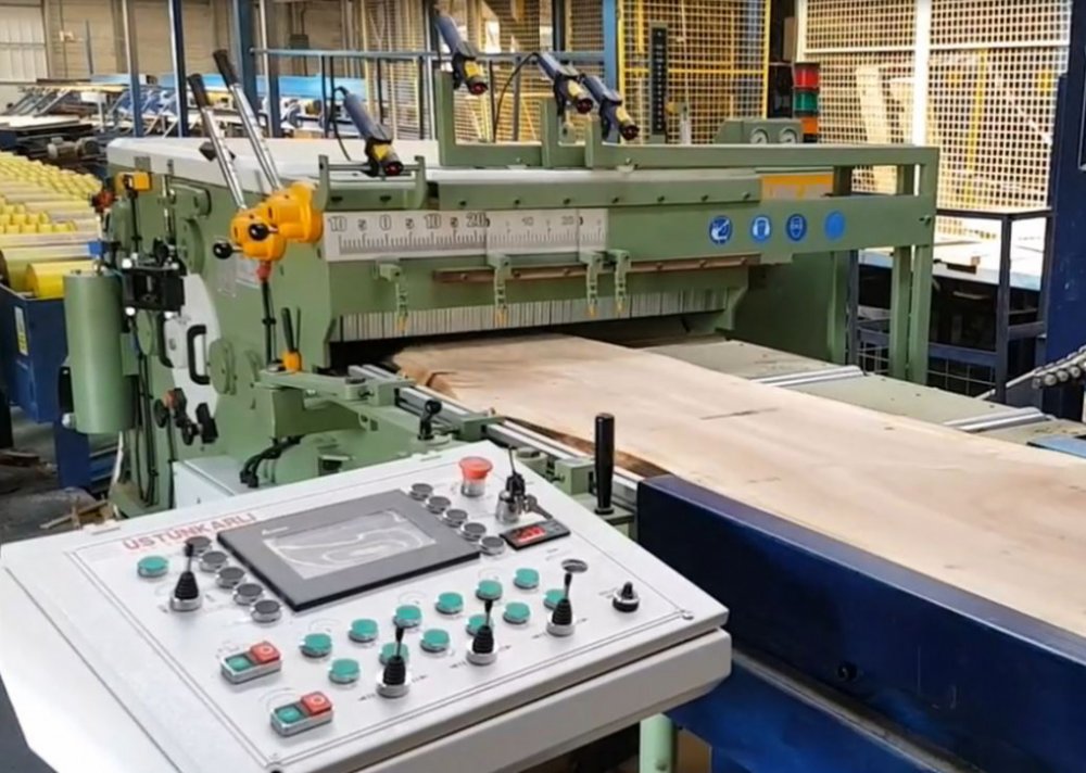 Кромкообрезной станок серии UDKY_500