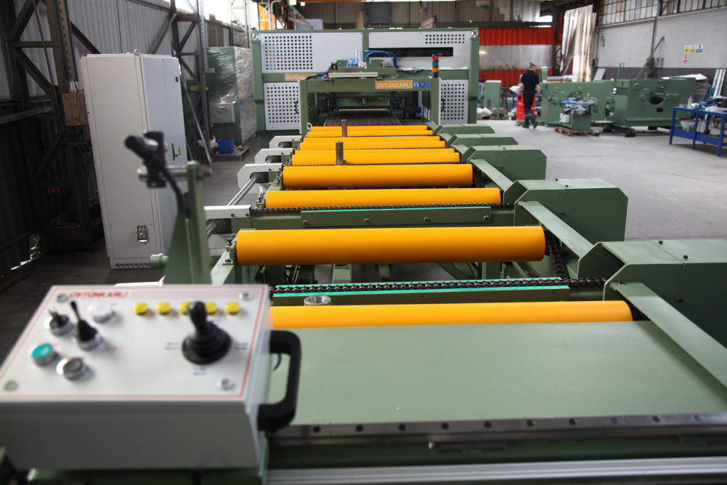 Кромкообрезной станок серии UDKY_500