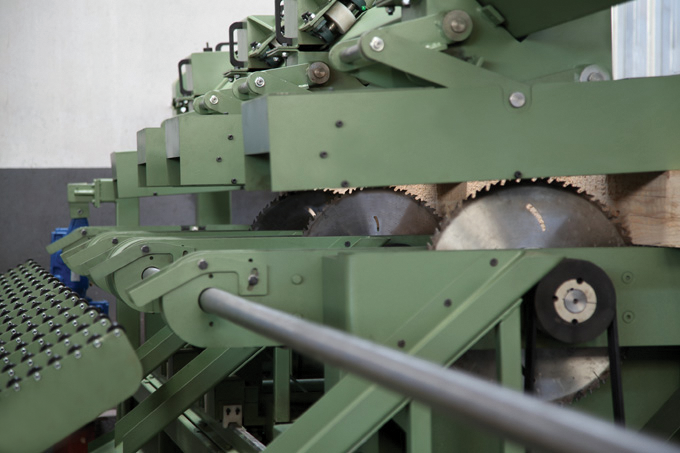 Торцовочный станок UDKB P-18