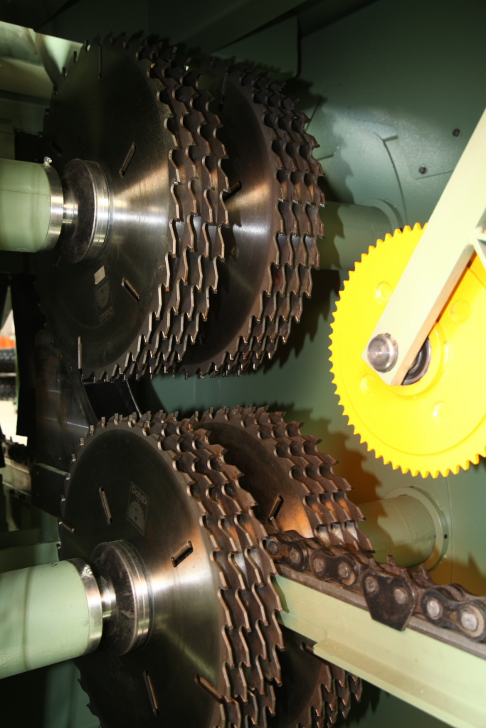 Гидравлический брусовальный станок модели UDKTY 4/16