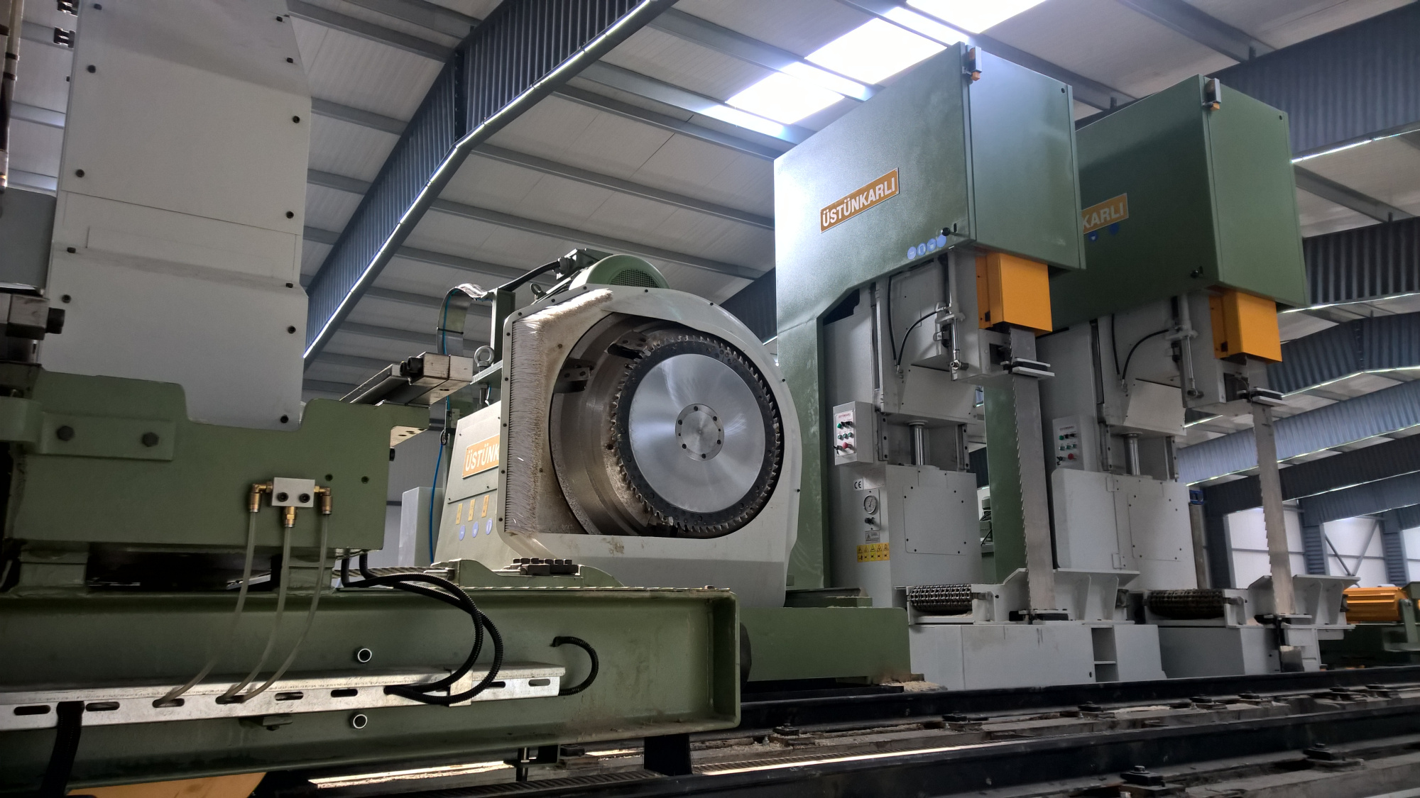 Пилорама ленточная вертикальная UHM_120_Н_T